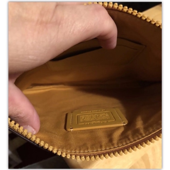 NWT COACH F79944 Gallery Pouch Horse & Carriage Retail $198 - Picture 5 of 7